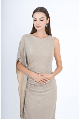 فستان سهرة لامع بلمسة درايبي أنيقة فستان سهرة لامع بلمسة درايبي أنيقة