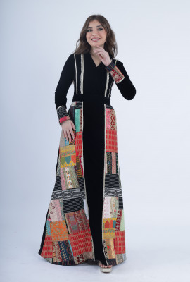 فستان أنيق بتصميم تراثي عصري