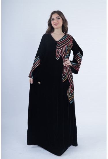 جلابية فاخرة بتطريز تراثي ملون