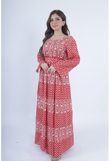 جلابية طويلة بنقوش تراثية مميزة