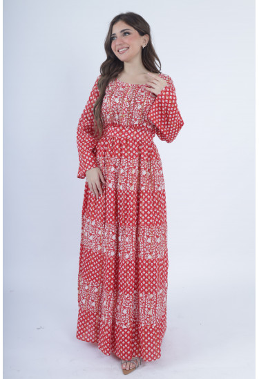 جلابية طويلة بنقوش تراثية مميزة