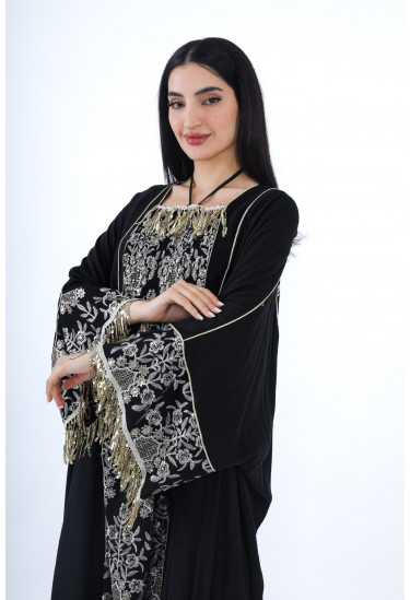 جلابية راقية بتطريز فخم ولمسات ذهبية أنيقة 