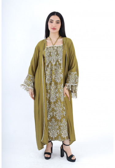 جلابية راقية بتطريز فخم ولمسات ذهبية أنيقة 