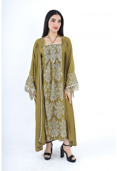 جلابية راقية بتطريز فخم ولمسات ذهبية أنيقة 