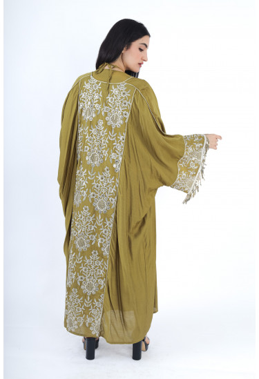 جلابية راقية بتطريز فخم ولمسات ذهبية أنيقة 