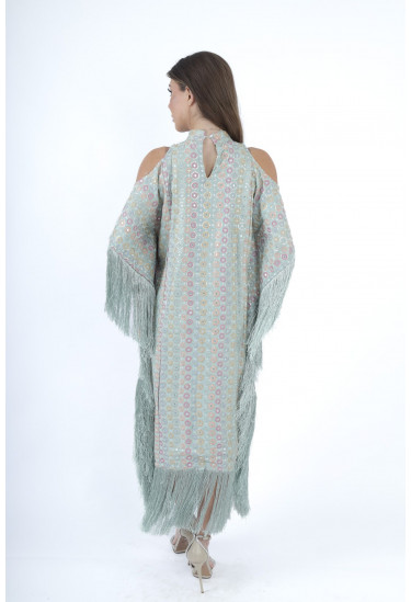 جلابية فاخرة مزينة بهدب مع نقوش دائرية ملونة