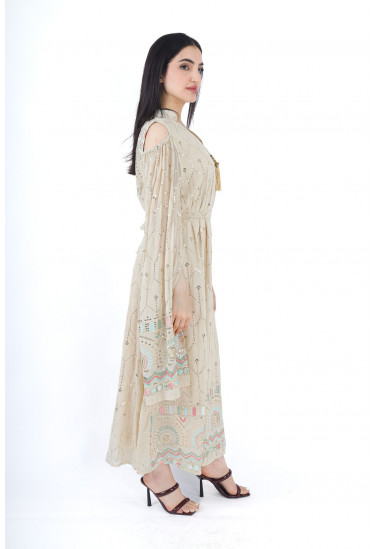 جلابية مطرزة بنمط شرقي أنيق