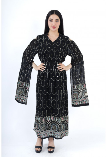 جلابية مطرزة بنمط شرقي أنيق