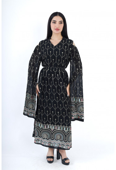 جلابية مطرزة بنمط شرقي أنيق