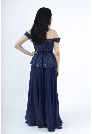 فستان سهرة أنيق بتطريز لامع وتصميم أوف شولدر