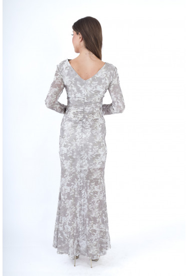 فستان سهرة طويل بطباعات زهرية و قصة أنيقة 