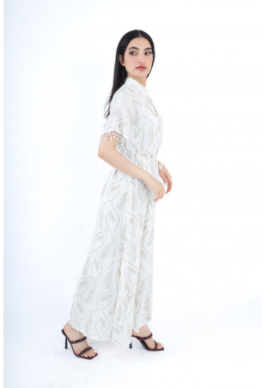 جلابيه واسعه بأكمام مزينه بدلايات