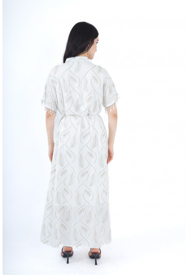 جلابيه واسعه بأكمام مزينه بدلايات