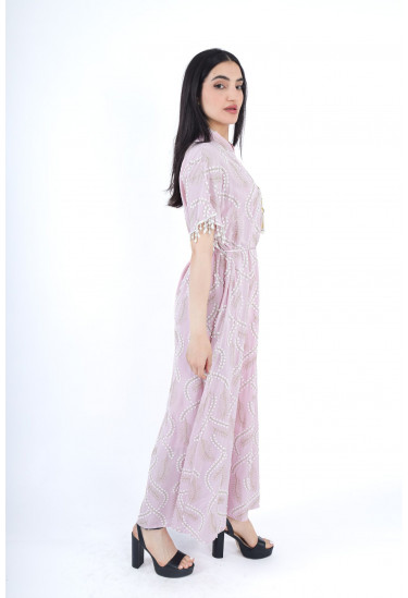 جلابيه واسعه بأكمام مزينه بدلايات