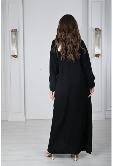 جلابيه طويله مزينه بالازهار المطرزه بشكل انيق 