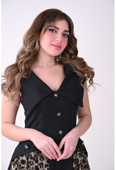 فستان  أنيق بتفاصيل نمرية جريئة