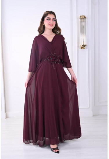 فستان سهرة أنيق بتصميم فاخر وتطريز راقٍ على الخصر