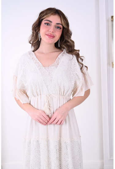 فستان ناعم مزين بالدانتيل 