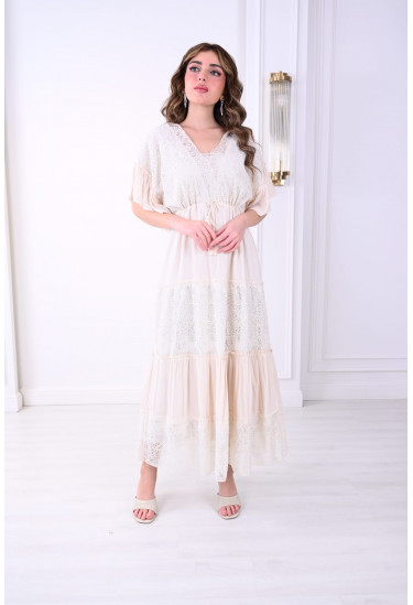 فستان ناعم مزين بالدانتيل 