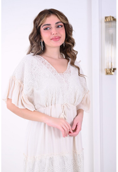 فستان ناعم مزين بالدانتيل 