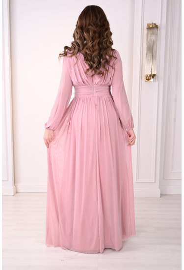 فستان نسائي طويل بلمسة براقة