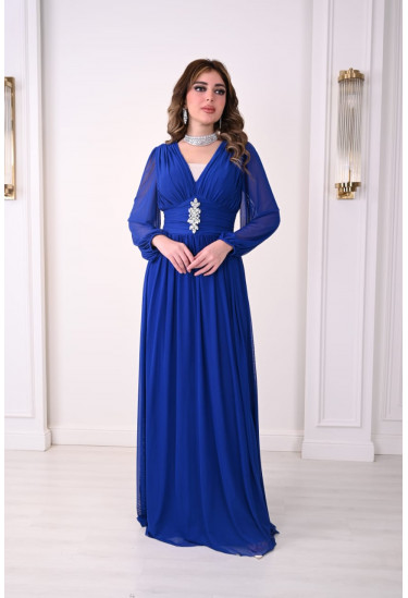 فستان نسائي طويل بلمسة براقة