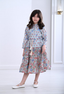 فستان بناتي بطباعات زهور 