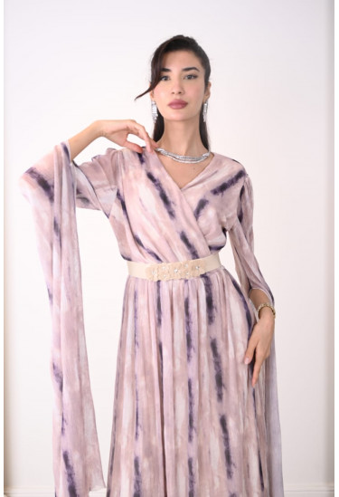 فستان نسائي بأكمام طويله جدا