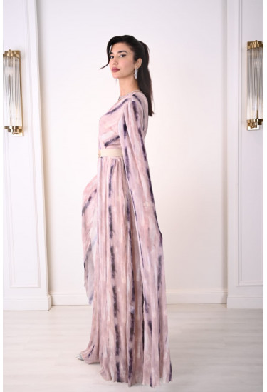 فستان نسائي بأكمام طويله جدا