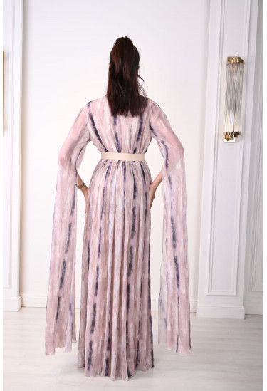 فستان نسائي بأكمام طويله جدا