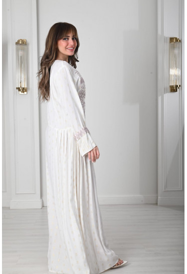 جلابيه نسائي طويله تطريز رقيق علي الصدر والاكمام جلابيه نسائي طويله تطريز رقيق علي الصدر والاكمام