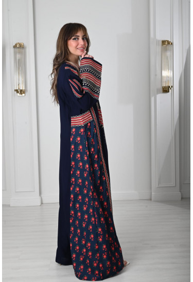 جلابيه نسائي ليوم التاسيس مطرزه بالخيوط الملونه