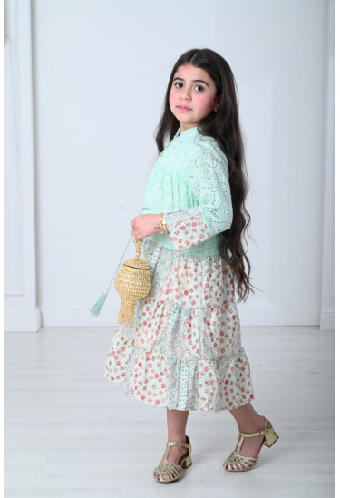 جلابية بناتي بتطريز مفرغ مقاسات كبيرة جلابية بناتي بتطريز مفرغ مقاسات كبيرة