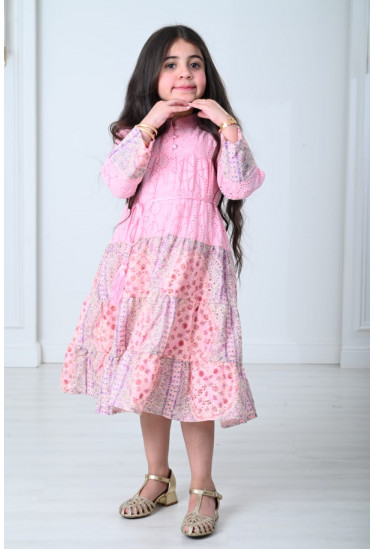 جلابية بناتي بتطريز مفرغ مقاسات كبيرة جلابية بناتي بتطريز مفرغ مقاسات كبيرة