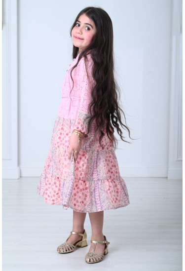 جلابية بناتي بتطريز مفرغ مقاسات كبيرة جلابية بناتي بتطريز مفرغ مقاسات كبيرة