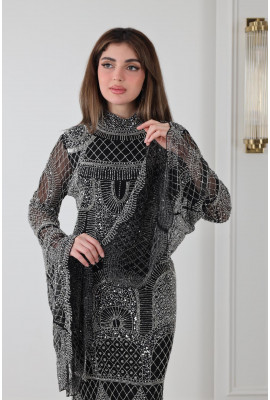 فستان ملكي فاخر مطرّز بتفاصيل لامعه