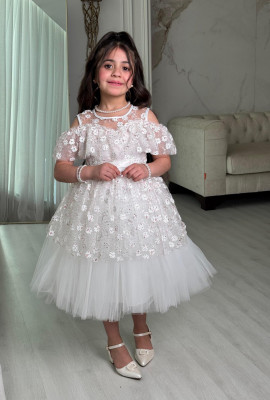 فستان طفلة أنيق  مع تطريز زهور وتفاصيل دانتيل