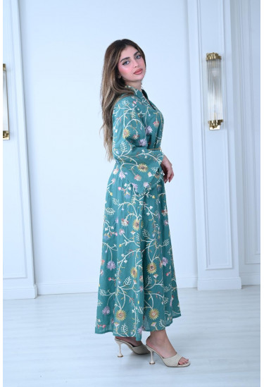 جلابية أنيقه بنقشات زهرية ملونه جلابية أنيقه بنقشات زهرية ملونه