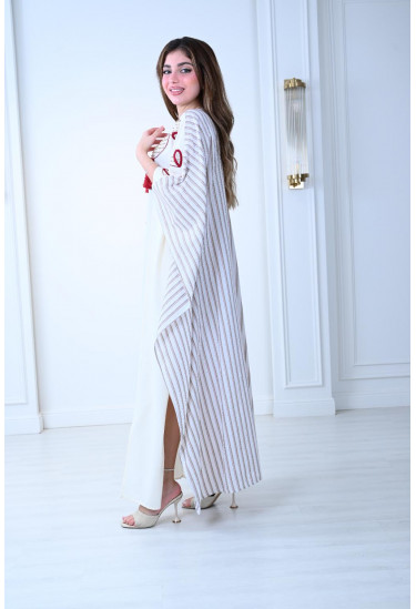 جلابية تراثيه ملكيه  بتطريز لؤلؤي وشراشيب 