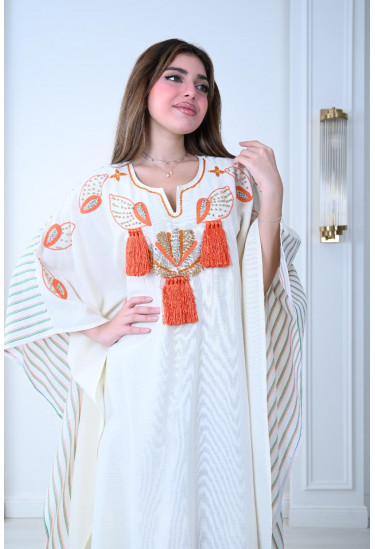 جلابية تراثيه ملكيه  بتطريز لؤلؤي وشراشيب 