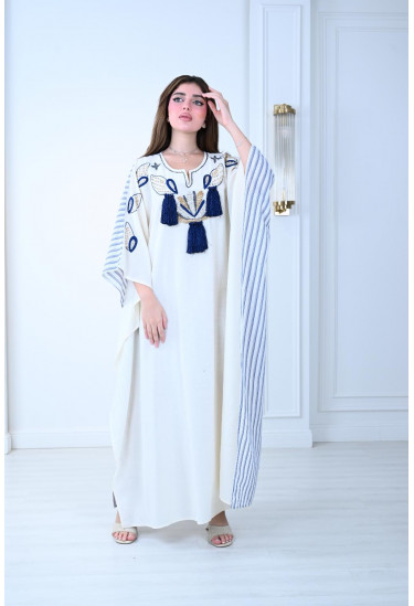 جلابية تراثيه ملكيه  بتطريز لؤلؤي وشراشيب 