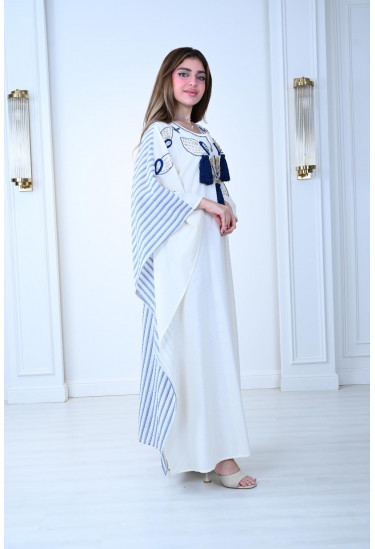 جلابية تراثيه ملكيه  بتطريز لؤلؤي وشراشيب 