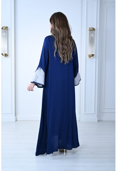 جلابية بتصميم مريح وأنيق للأجواء الصيفية