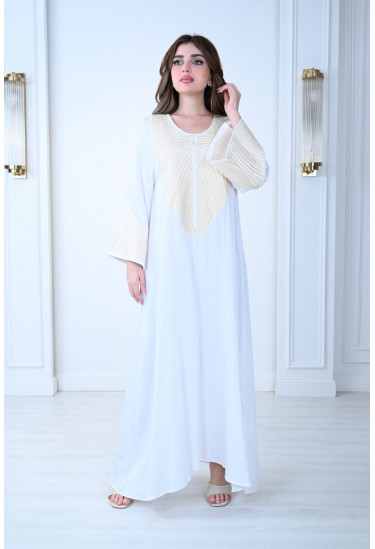 جلابية بتصميم مريح وأنيق للأجواء الصيفية