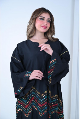 جلابية فاخرة بتطريز هندسي ملون