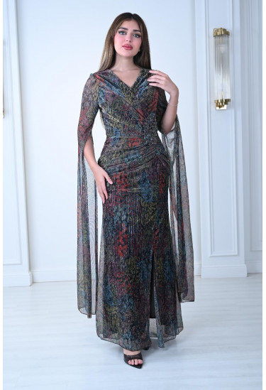 فستان سهرة فاخر بطابع ملكي وألوان متعددة