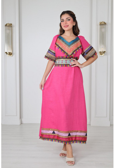 جلابية تراثية أنيقة بتطريز ملون 