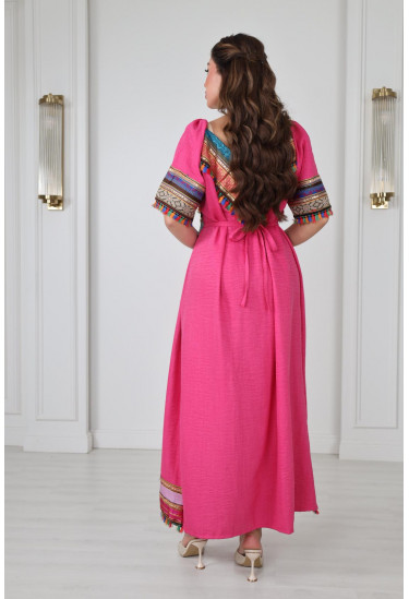 جلابية تراثية أنيقة بتطريز ملون 