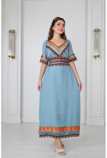 جلابية تراثية أنيقة بتطريز ملون 