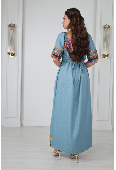 جلابية تراثية أنيقة بتطريز ملون 